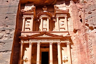 Petra: Jordan’s Historic Cave City