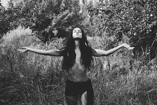 Advent of the Witching Woman: Intuitive Wisdom in the Times of AI