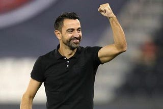 DETRÁS DE XAVI HERNÁNDEZ