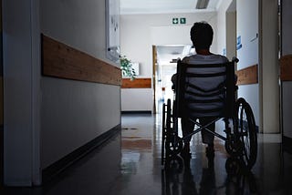 The Hidden Actors in Hospital Readmissions