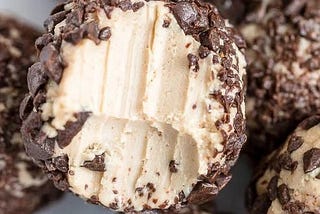 Sweet Without the Crash: Keto Fat Bombs That Crush Cravings in Minutes
