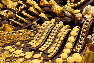 Why Laopu Gold Is One of the Hottest Luxury Stocks Right Now