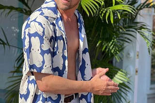 Steal Alex Vinash’s Spotlight-Worthy Style Tips: Elevate Your Fashion Game