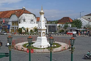 Tugu dan Lima Belas Tahun Setelahnya