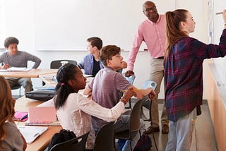 Como a Aprendizagem para o Domínio forma uma cultura colaborativa em sua turma