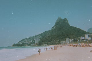 Na minha primeira viagem sozinha descobri que a vida é colorida