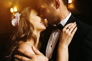 Forget Money & Sex-Appeal: The One Feeling That Makes Your Partner Stay