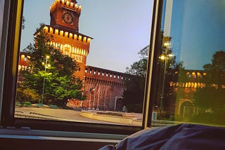 Ho dormito in Piazza Castello, a Milano, in 9mq.