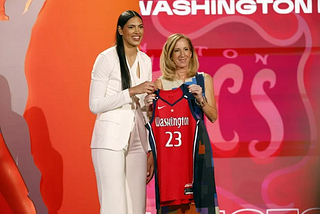 Stephanie Soares faz história após ser a 4ª escolha nos Drafts da WNBA