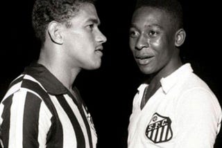 Pelé x Mané: em um confronto para a história, Santos derrubou o Botafogo no Maracanã na Taça Brasil…