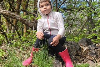 Jaelie Spring hiking with pups!