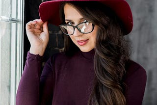 Don Your Cateye Glasses by Pairing them with Classy Outfits