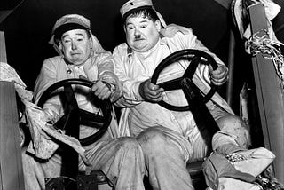 Laurel & Hardy, la Ferrari et la carte de télépéage