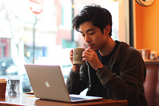 4 Standard Behaviors Of Successful Solopreneurs That The Average Earner Doesn’t Follow
