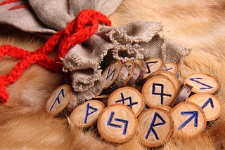 LIST OF 33 PAGAN RUNES & THEIR DIVINATION-ORIENTED MEANING REVISED 20thAUG2019