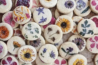 How to make flower cookies?