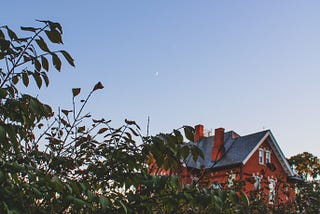 Flashbacks in Rehab: Rustbelt Dreams, Hauntology, and the Black-Iced Crescent Moon