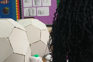 My Life Series: I’m Volunteering as an Art Assistant
