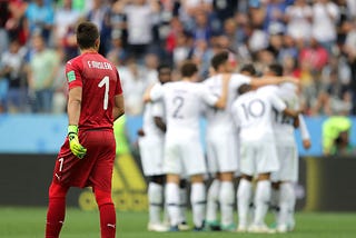 De um lado, a organização levou a França às semifinais; do outro, a falha de Muslera mandou Uruguai…