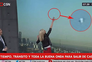 UFO appeared during a live Argentine news program(UFO in Buenos Aires)