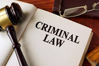 How to Identify an Expert Criminal Lawyer For Defense
