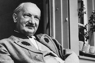 Metafizik Dersleri 1 | Metafizik Nedir? Martin Heidegger’de Hiçliğin Anlamı — Prof. Dr. Ahmet Keleş