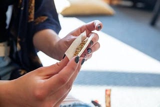 A Beginner’s Guide to Using Rolling Papers
