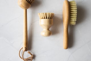 Dry Brushing: Health Benefits + A Step By Step Guide For Lymphatic Drainage