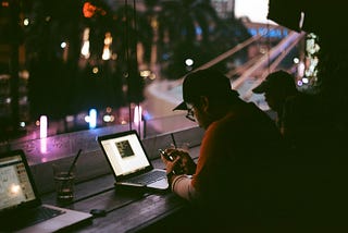 Keuntungan dan Tantangan dalam Bisnis Online: Menghadapi Era Digital yang Dinamis