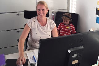 Zwischen Kind und kartenmacherei: Einblick in den Alltag einer Working Mom