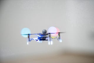 Offloading computation to 5G networks: Helping drones to improve their autonomous navigation