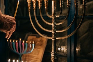 🕎 8 ways the Menorah teaches me to come alive. 🕎