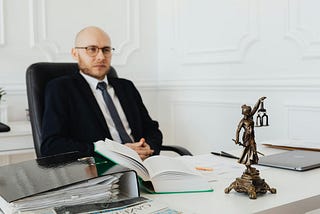 Smart Strategies for Gen AI in Law Firms