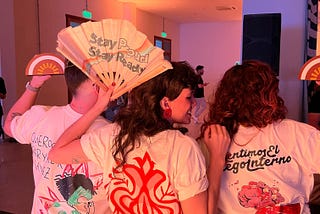 Dos Tatakuas para la campaña “Sentimos el progreso” de Kotex y Viento Sur