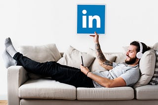 What Your LinkedIn Photo Says About You Besides “Hire Me”