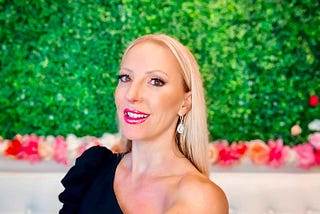 Tips on How to Get Glittery Lips That Are Safe, Environmentally Friendly and Last