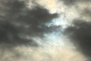 Annular solar eclipse seen in Nevada, captured by author. 今日の金環日食。