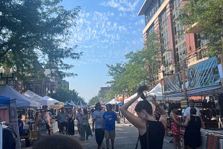 Eating at Chicago Ribfest 2023