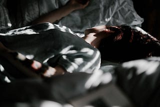 5 Hábitos que Debes Evitar para Dormir Bien