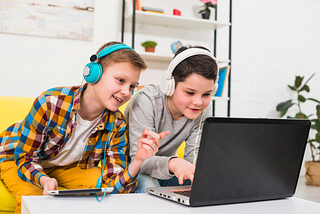 5 proven game features that enhance learning in digital learning games (DLGs).