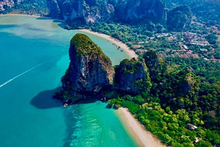 Why Railay Beach in Krabi such a popular tourist destination?