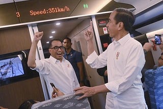 Selebrasi Jokowi Saat Kereta Cepat Tembus 351 Km per Jam