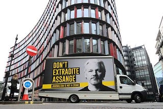 Jueza del caso Julian Assange compromete el veredicto debido a un evidente conflictos de intereses