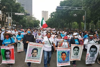 Padres de Ayotzinapa: enfermar y morir sin obtener justicia