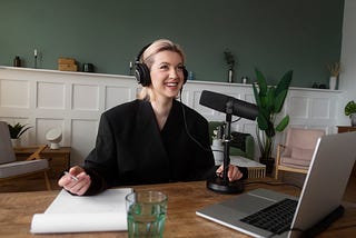 5 Best HR Podcasts to Follow in 2025 for Industry Insights & Growth