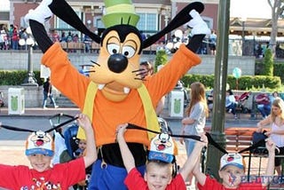 El actor que pasó 20 años dentro del disfraz de Goofy reveló los 8 secretos mejor guardados de…