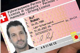 Navigieren im Straßenverkehr: Der Schweizer Führerschein und die Online-Führerscheinprüfung in…