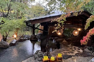 Autumn leaves and a hotspring bath