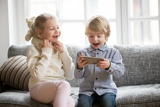 The benefits of gamified therapy for well-siblings