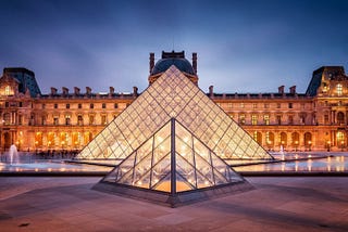 Enjoy Romantic Ambiance Of Paris